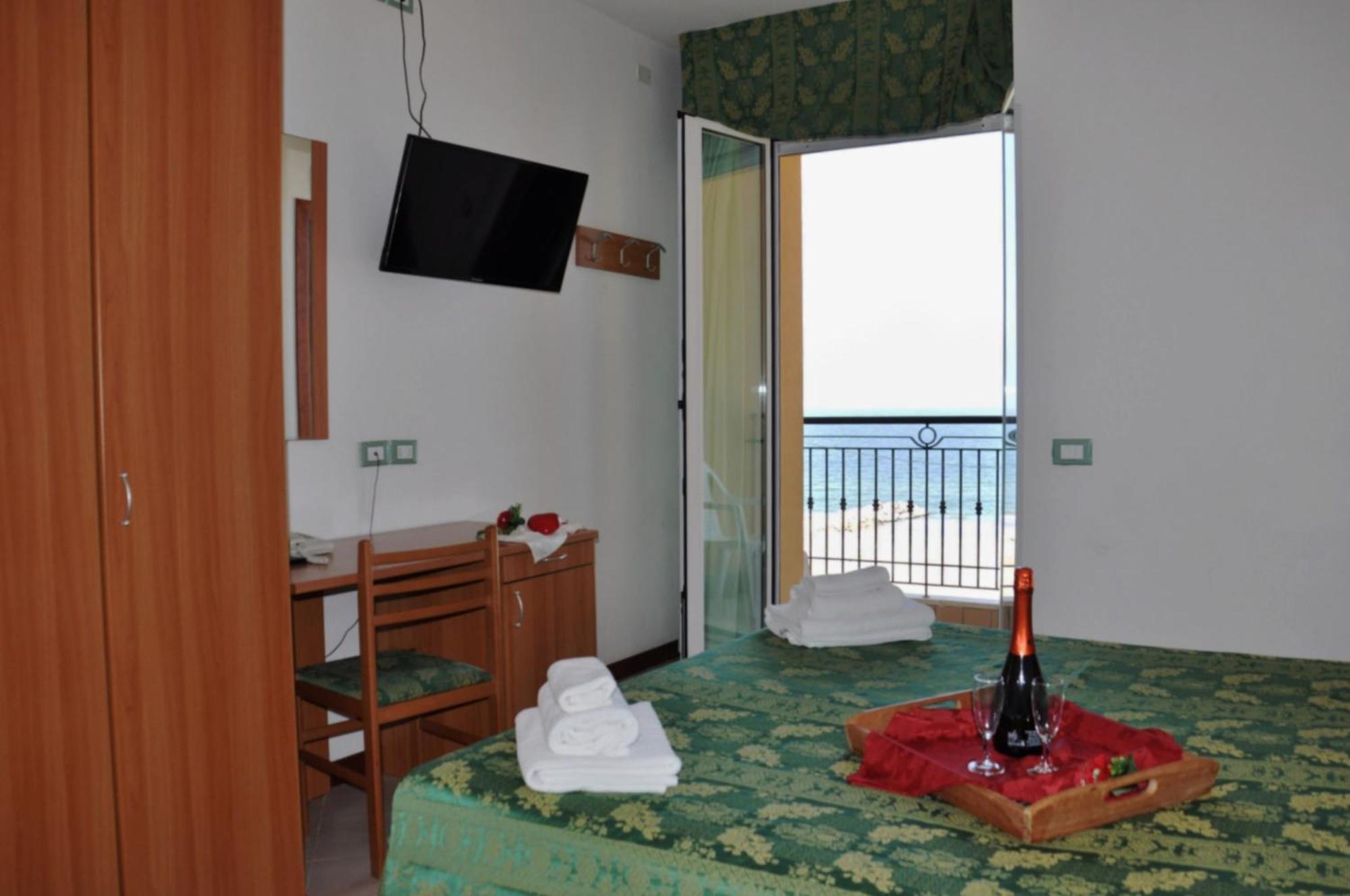 Hotel Belvedere Misano Adriatico Exterior foto
